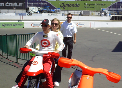 Dan Wheldon and his wife Susie (photo credit: The Fast and the Fabulous)