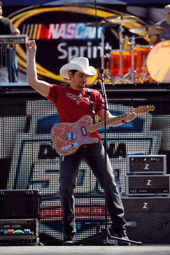 Brad Paisley entertains the crowd during the pre-race show before the Daytona 500 at Daytona International Speedway in Daytona Beach, Fla. (Credit: Tom Pennington/Getty Images for NASCAR)
