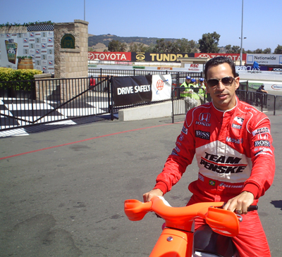 Helio Castroneves on Saturday, August 22, 2009 at the Indy Grand Prix of Sonoma at Infineon Raceway (photo credit: The Fast and the Fabulous)