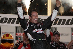Helio Castroneves celebrates winning the Kentucky Indy 300 at Kentucky Speedway on Saturday, September 4, 2010 (credit: IRL)