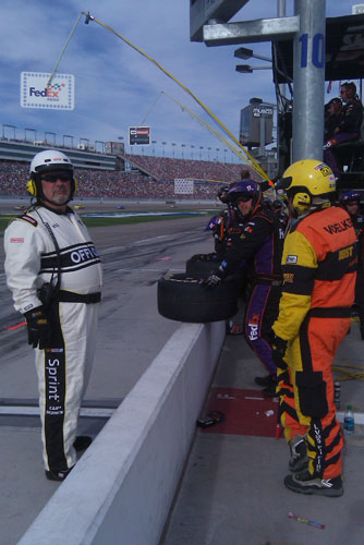 No. 11 FedEx Toyota pit crew gets ready to pit